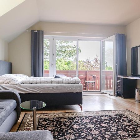 Exquisite Shared Villa - Your Private Room In This Beautiful Home Вена Экстерьер фото
